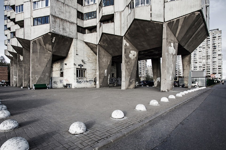 V. Sokhin, V. Sokolov, P. Kurochkin, Housing complex, 1993. Saint Petersburg, Russia V. Sokhin, V. Sokolov, P. Kurochkin, Housing complex, 1993. Saint Petersburg, Russia
