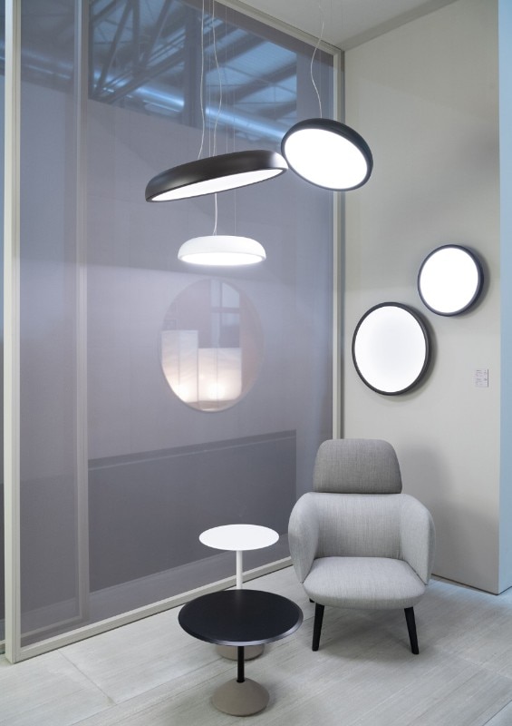 Reflexio, prodotto da Ma&De, Linea Light Group. Premiato al LME Awards nella categoria “Decorative Wall Lighting Product of the Year”