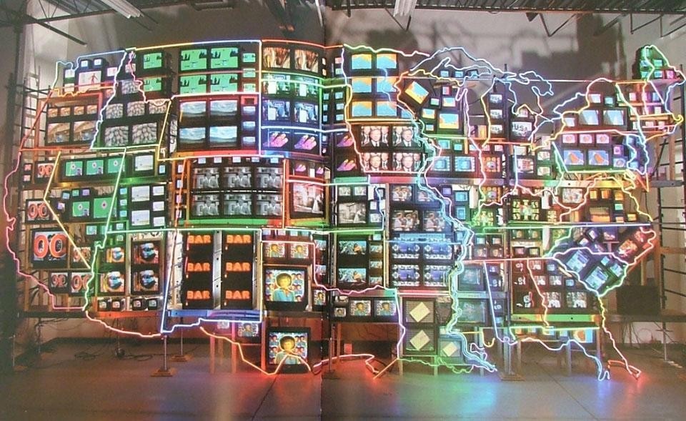 Nam June Paik, <i>Electronic Superhighway</i>: Continental U.S., Alaska, Hawaii, 1995. Image courtesy Smithsonian American Art Museum, Washington D.C./Art Resource, N.Y.