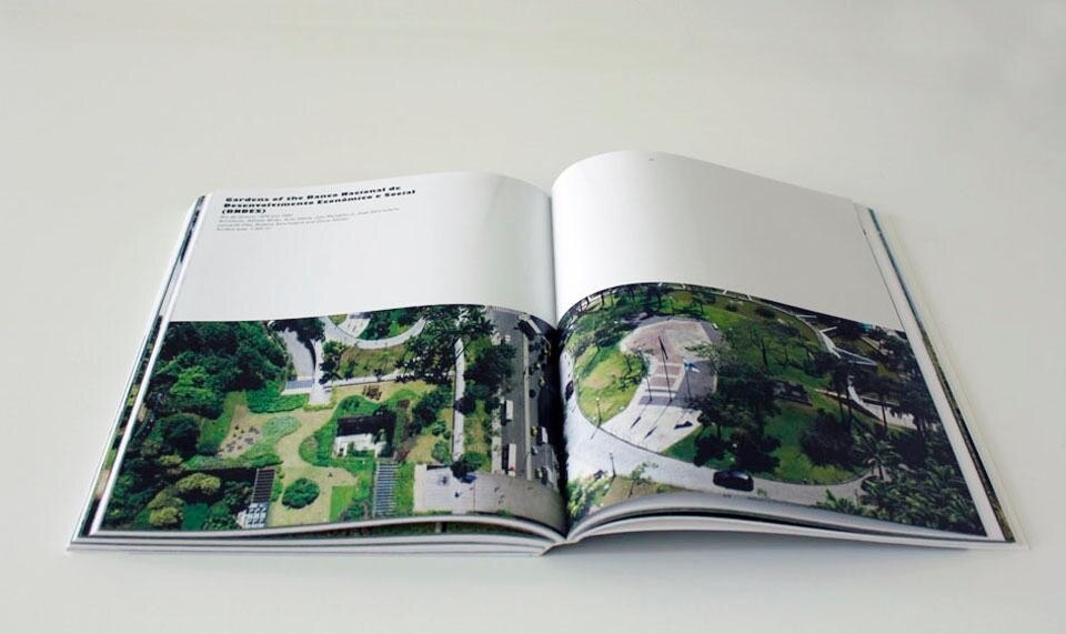 Giardini del Banco Nacional de Desenvolvimento Econômico e Social (BNDES), Rio de Janerio, 1974 e 1985. Architects: Alfredo Willer, Ariel Steele, Joel Ramalho Jr, José Sanchotene, Leonardo Oba, Rubens Sanchotene e Oscar Müller. Giardini del Banco Nacional de Desenvolvimento Econômico e Social (BNDES), Rio de Janerio, 1974 e 1985. Architects: Alfredo Willer, Ariel Steele, Joel Ramalho Jr, José Sanchotene, Leonardo Oba, Rubens Sanchotene e Oscar Müller.