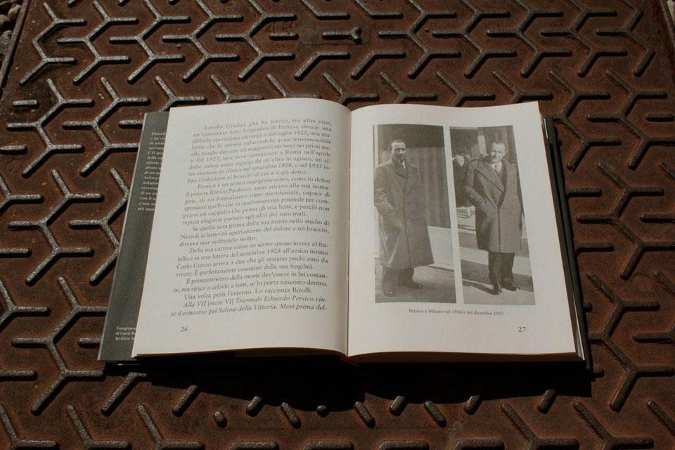 Andrea Camilleri,  <em>Dentro il labirinto</em>, Skira, Milano, 2012. Dettaglio pagine interne: Persico a Milano nel 1934 e nel 1935