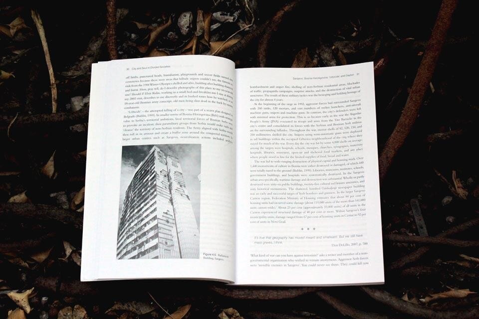 Scott A. Bollens, <em>City and soul in divided society</em>, Routledge, 2011. Dettaglio pagine interne