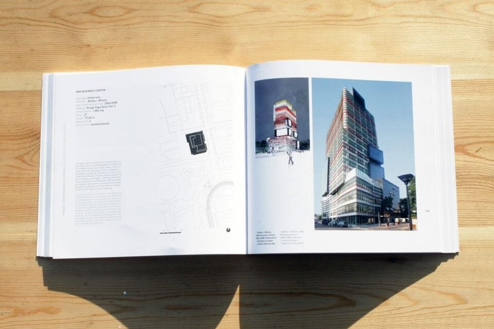 Andrea Bulleri, <em>Tirana, contemporaneità sospesa. Suspended Contemporaneity</em>, Quodlibet, 2012. Vista pagine interne