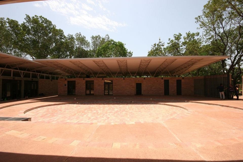 Kéré organizes the Mali National Park’s sports center around a courtyard/square. Photos Francis Kéré Kéré organizes the Mali National Park’s sports center around a courtyard/square. Photos Francis Kéré