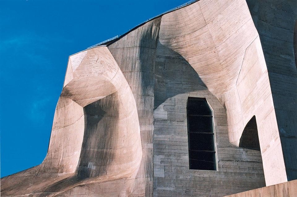 The sculptural forms of the building built between 1925 and 1928, the year in which it was opened even though still incomplete. In the following 70 years the Goetheanumn underwent several alterations. Today it houses the Free School of Moral Sciences and the General Society of Anthroposophy. The sculptural forms of the building built between 1925 and 1928, the year in which it was opened even though still incomplete. In the following 70 years the Goetheanumn underwent several alterations. Today it houses the Free School of Moral Sciences and the General Society of Anthroposophy.