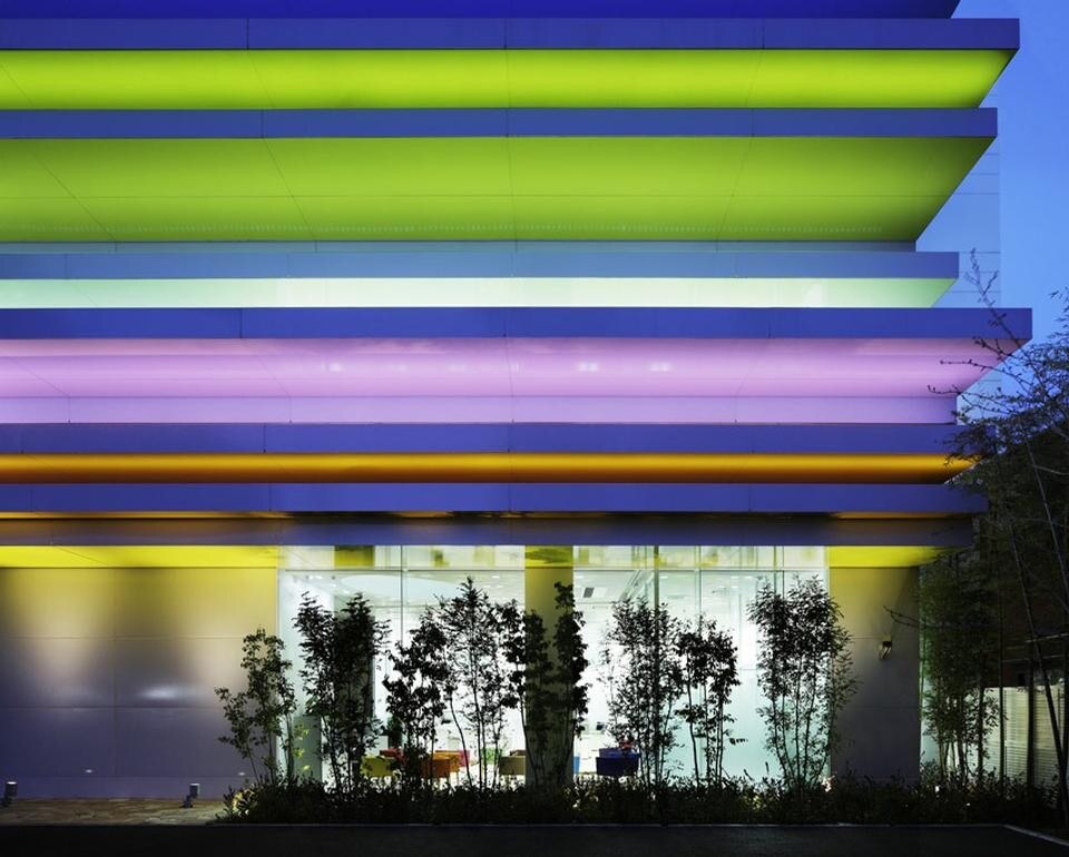 At night, the colored layers are illuminated. The light varies depending on season and time of day, creating a myriad of landscapes. At night, the colored layers are illuminated. The light varies depending on season and time of day, creating a myriad of landscapes.