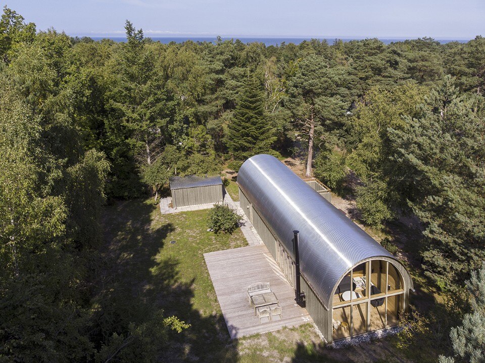 On the coasts of Denmark, a contemporary interpretation of the house in the woods