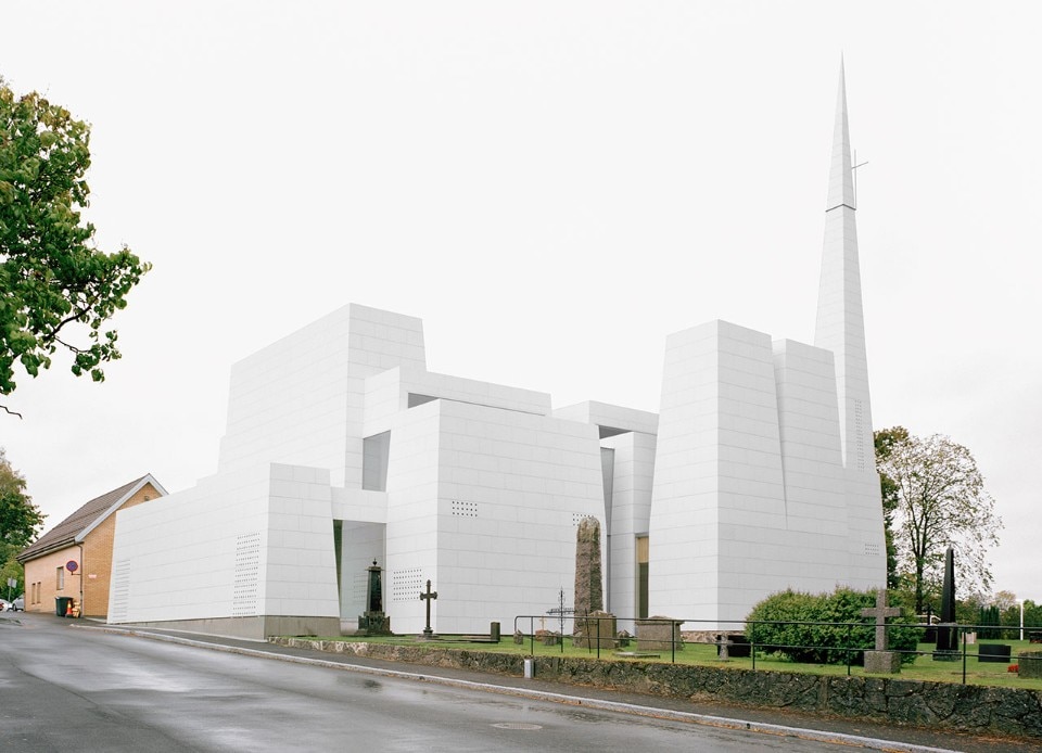 A porcelain church for 21st century Norway