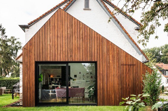 Reshaping everyday life: the extension of an ordinary Belgian house