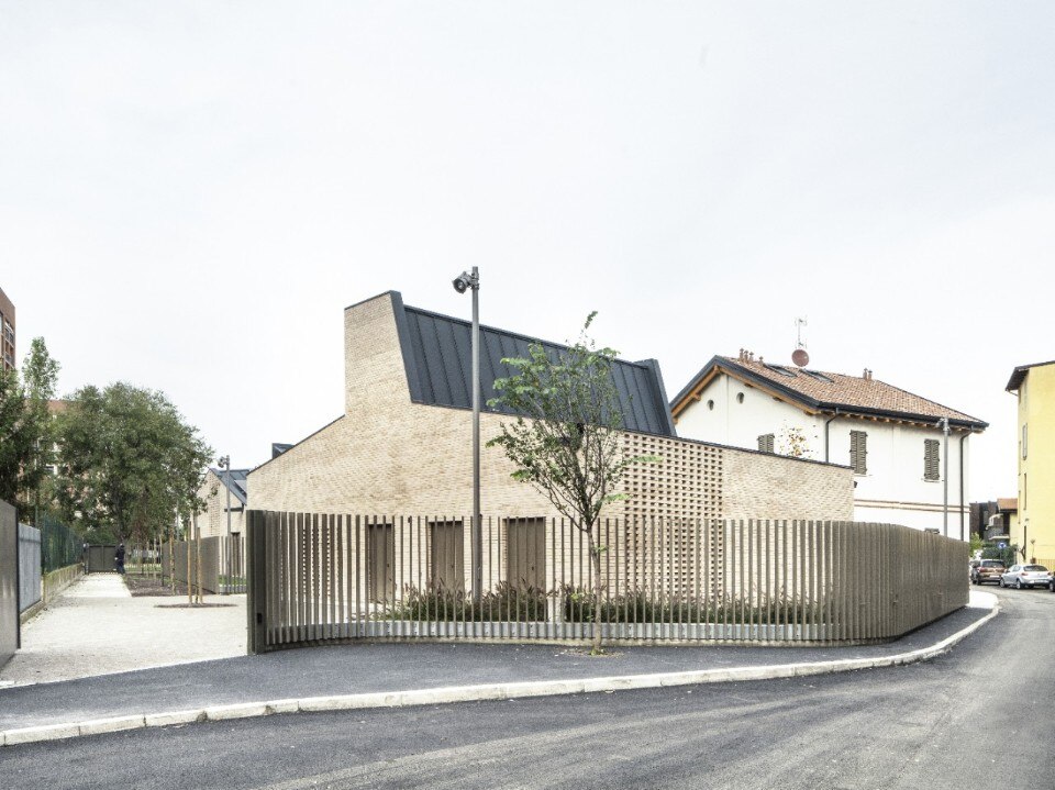 The renovation of a 100-year-old farmhouse on the outskirts of Milan