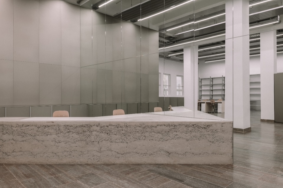 The renovation of a socialist icon in Berlin: from Stalinallee to a showroom