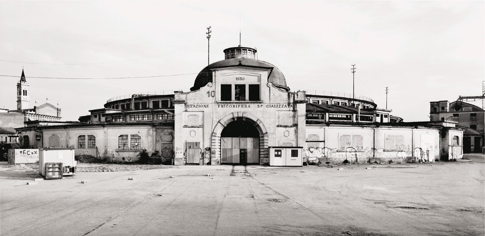 Gabriele Basilico, La Rotonda, Ex Magazzini Generali and Ex Mercato Ortofrutticolo. Verona. 2005. Courtesy Fondazione Cariverona Gabriele Basilico, La Rotonda, Ex Magazzini Generali and Ex Mercato Ortofrutticolo. Verona. 2005. Courtesy Fondazione Cariverona