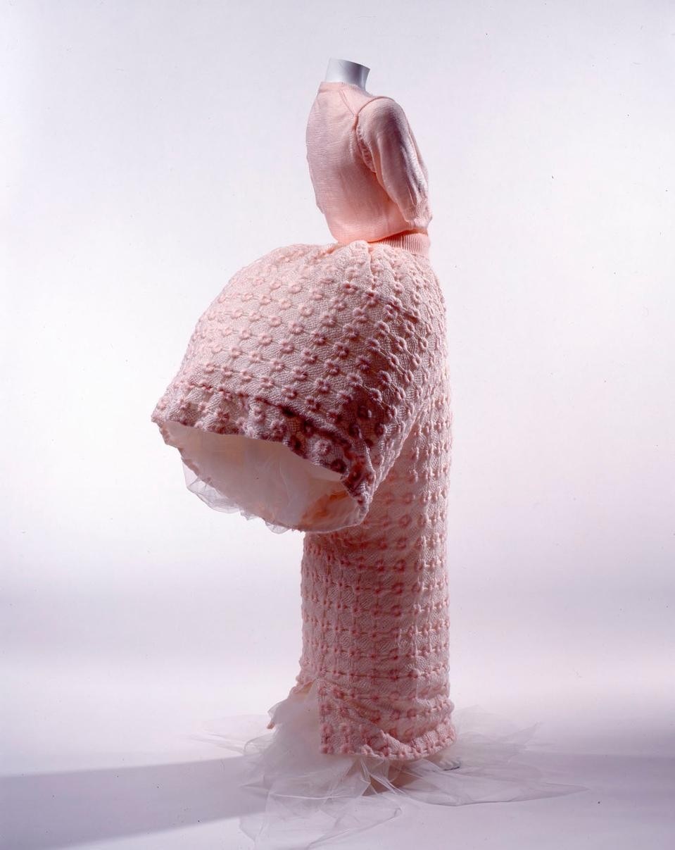 Rei Kawakubo Comme des Garçons, Autumn/ Winter 1995. Collection of the Kyoto Costume Institute. Photo Takashi Hatakeyama Rei Kawakubo Comme des Garçons, Autumn/ Winter 1995. Collection of the Kyoto Costume Institute. Photo Takashi Hatakeyama
