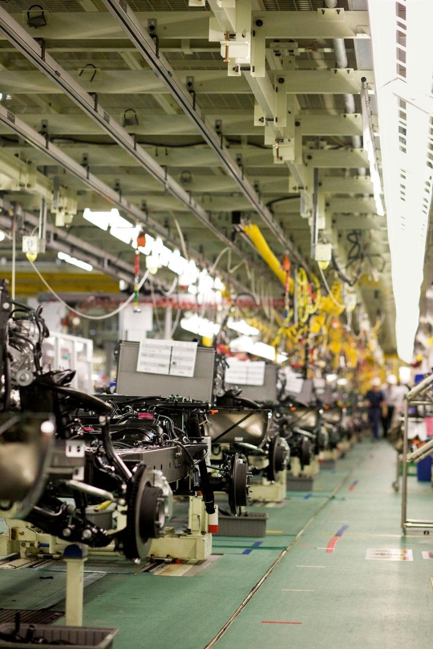 The Toyota <em>Prius</em> family
received the “2012 Best
Green Car to Buy” Award.
In the photo: a production
line in a Toyota plant The Toyota <em>Prius</em> family
received the “2012 Best
Green Car to Buy” Award.
In the photo: a production
line in a Toyota plant