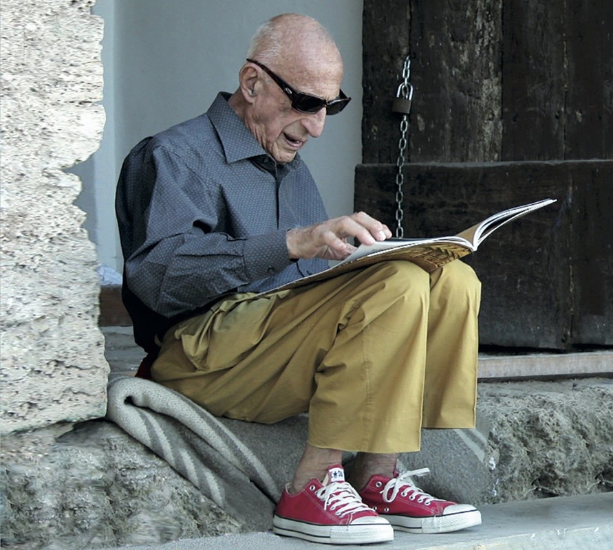 Gillo Dorfles's red All Star, the heritage of humanity - Domus
