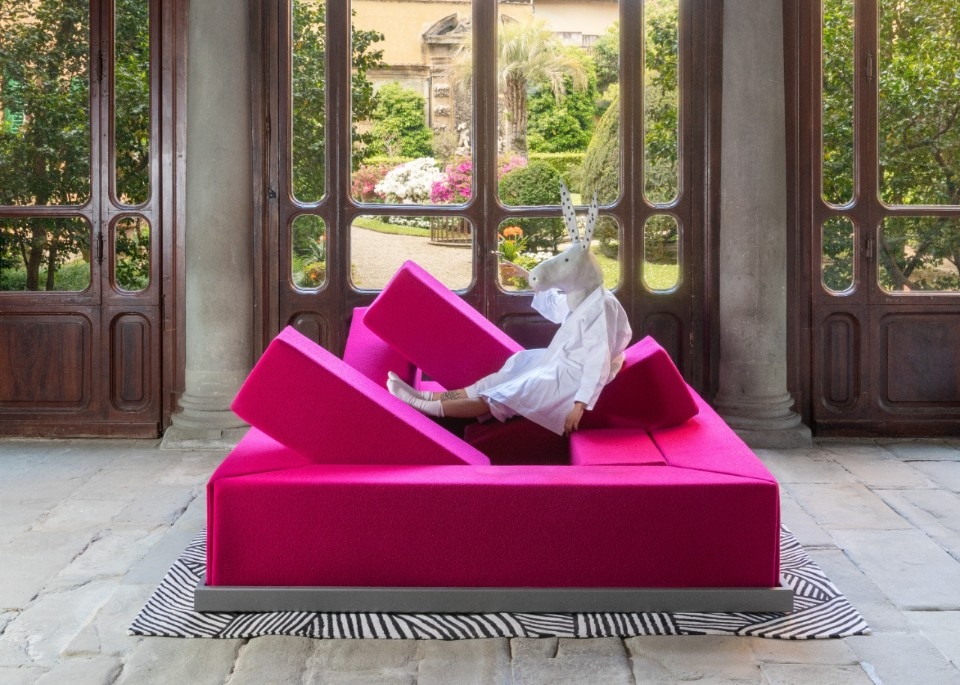 Rumble, the sofa of possibilities by Gianni Pettena
