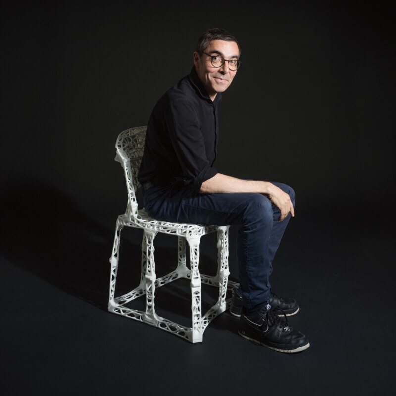 The folding chair designed like a skeleton