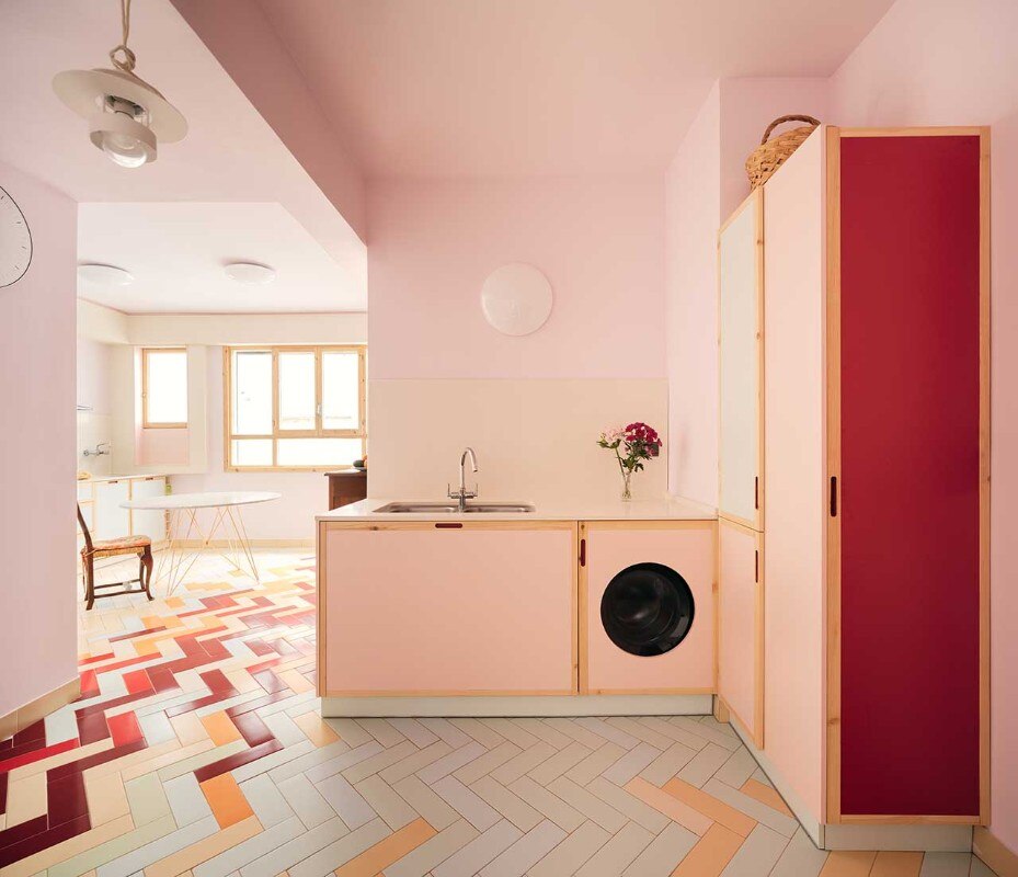 Hacking a ’60s apartment through pink