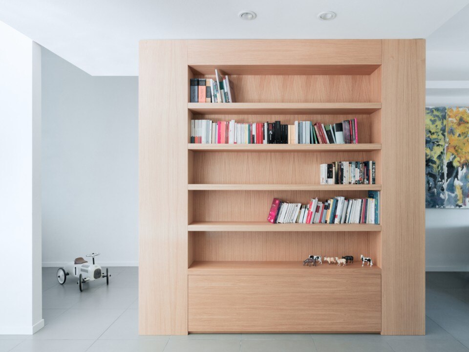 Furniture as a spatial solution for a 100 sqm flat