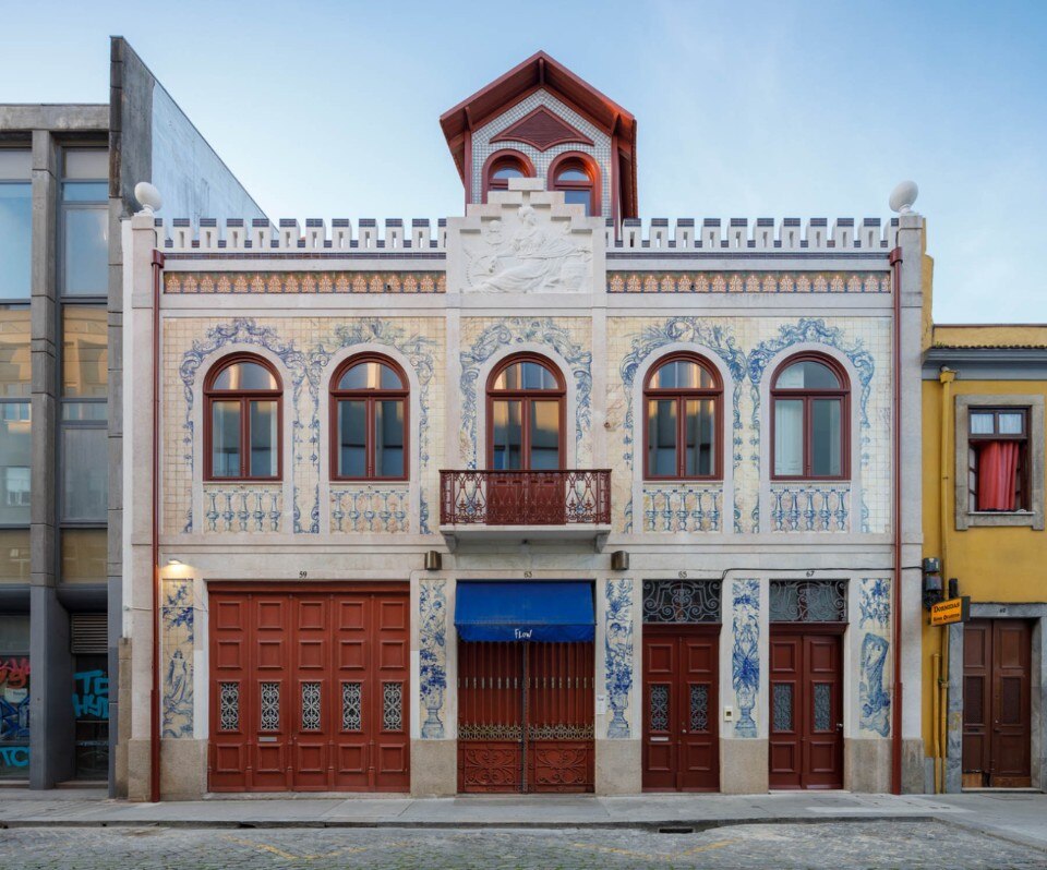 An old pottery becomes a contemporary residence in Porto