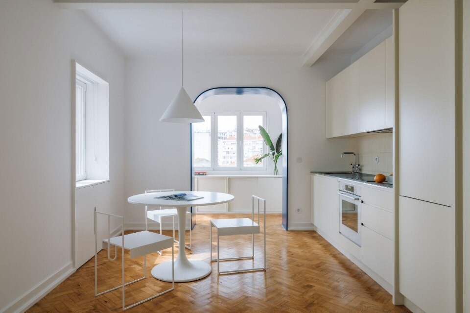 A renovated flat in Lisbon, with clean lines and Klein blue details