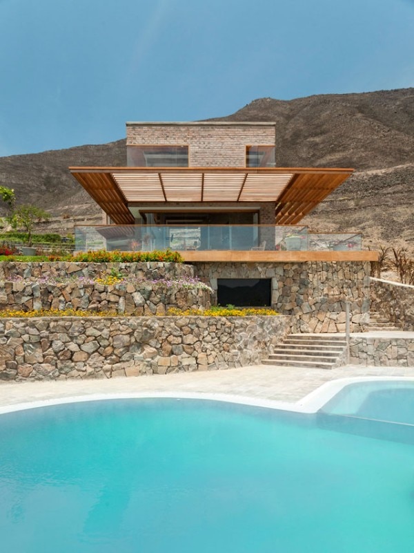 Estudio Rafael Freyre, House in Azpitia, Lima, Peru Estudio Rafael Freyre, House in Azpitia, Lima, Peru