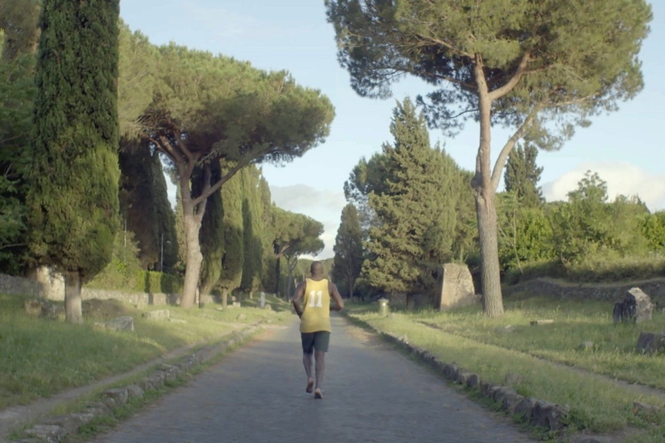 Nina Fischer e Maroan el Sani, Freedom of Movement, 3 channel video installation, HD, 9:45 min, 2017 Nina Fischer e Maroan el Sani, Freedom of Movement, 3 channel video installation, HD, 9:45 min, 2017