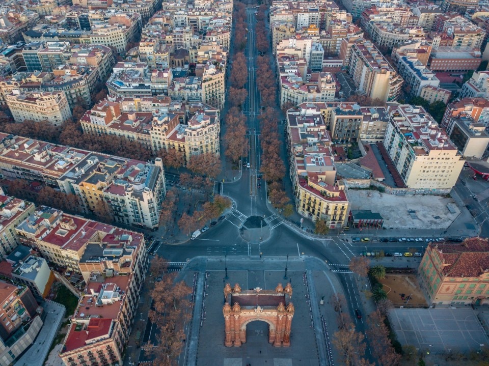 Barcelona will convert a third of its central streets into green spaces