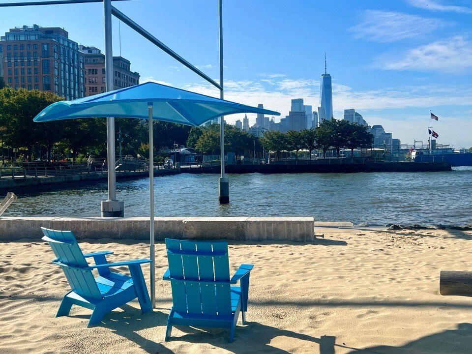 Manhattan unveils its first public beach