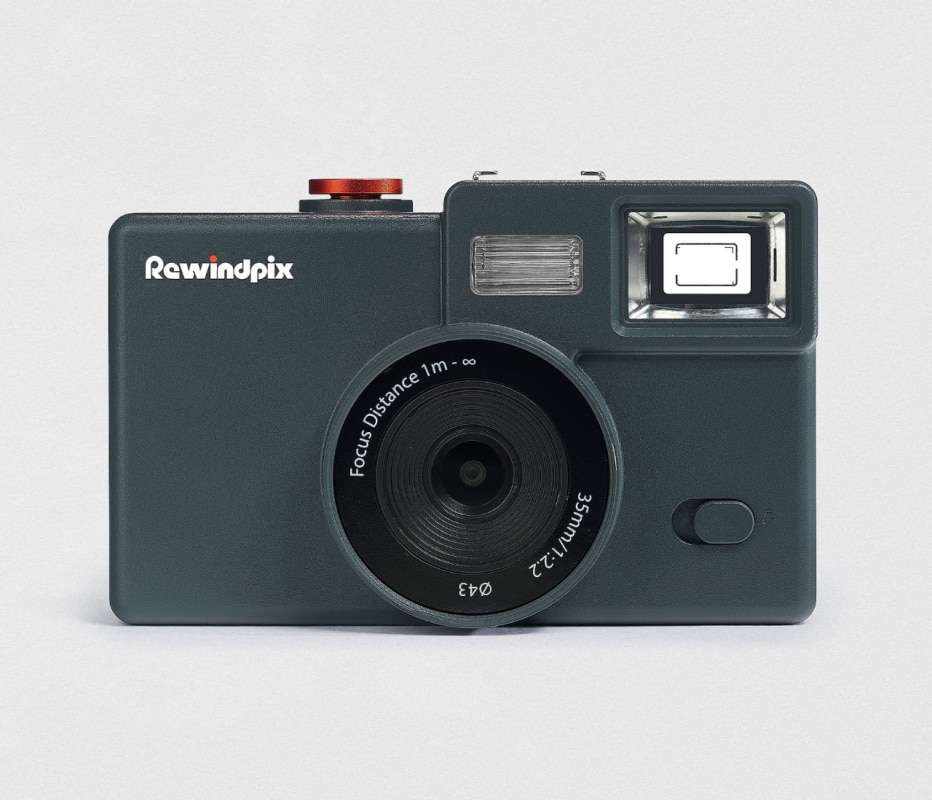 The “fake-analog” camera created by a photographer is already a case