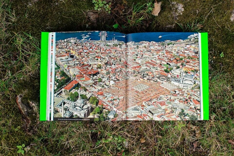 Istanbul: despite the frenetic growth of recent years, the city center still reflects its past. Istanbul: despite the frenetic growth of recent years, the city center still reflects its past.