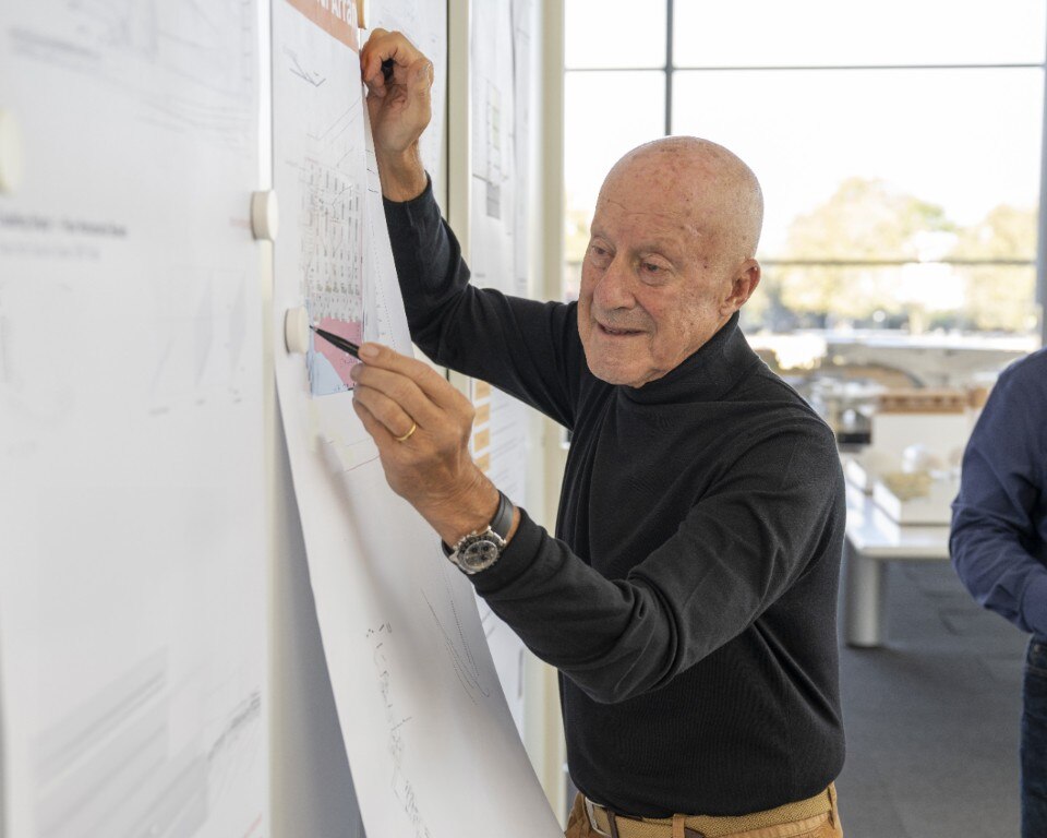 Norman Foster’s design: a mix of skills