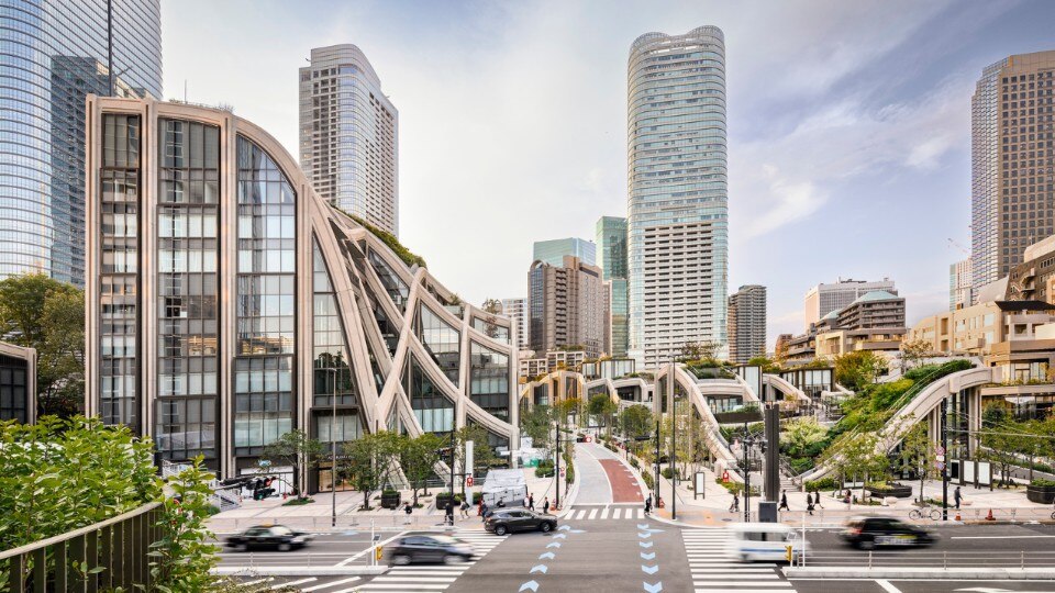 The undulating structure designed by Heatherwick for a new neighborhood in Tokyo