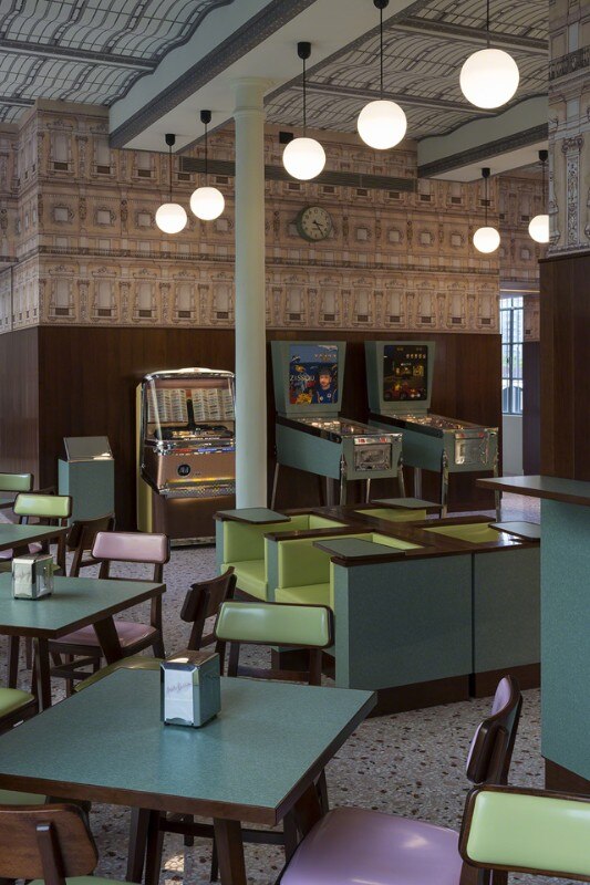 Wes Anderson, Bar Luce, Fondazione Prada, Milano. Photo Attilio Maranzano. Copurtesy Fondazione Prada Wes Anderson, Bar Luce, Fondazione Prada, Milano. Photo Attilio Maranzano. Copurtesy Fondazione Prada