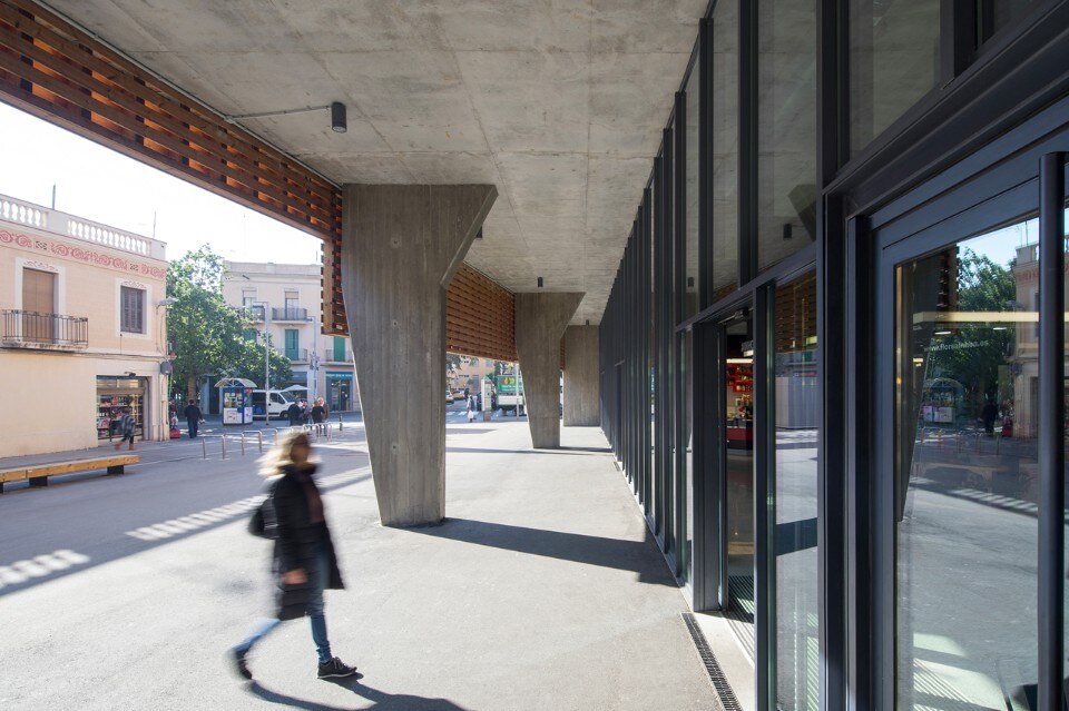 Manrique Olanas Arquitectes + Àgata Vila Fonolleda, Mercato pubblico a Sant Adrià de Besòs, Spagna, 2016 Manrique Olanas Arquitectes + Àgata Vila Fonolleda, Mercato pubblico a Sant Adrià de Besòs, Spagna, 2016