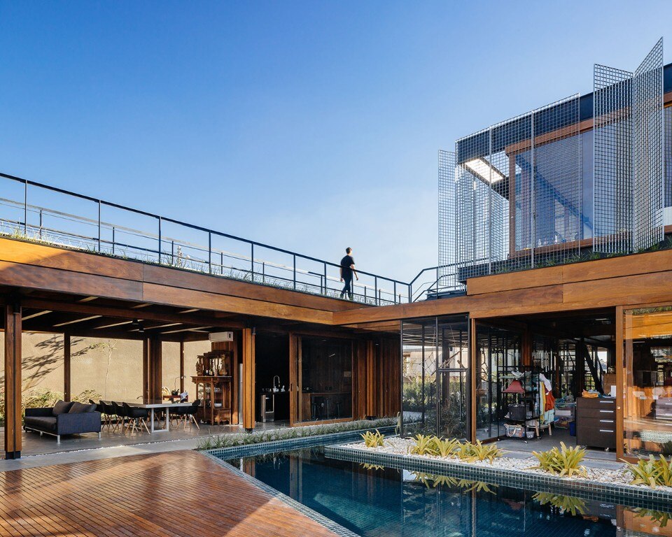 Brasile. Un mat-building miniaturizzato immerso in un paesaggio artificiale