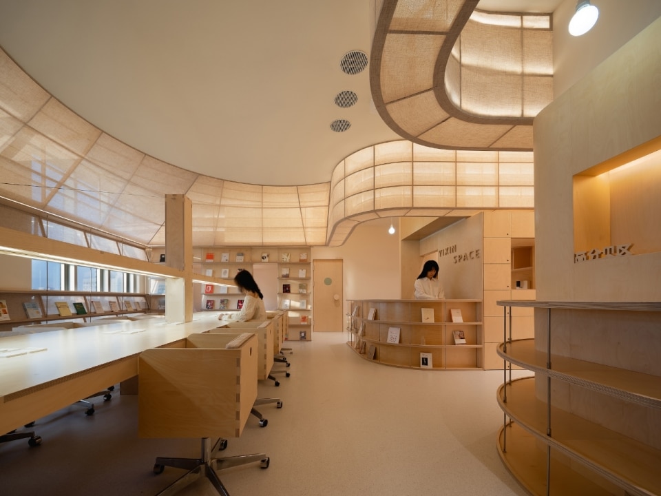 Atelier d’More sospende uno spazio per lo studio nel cielo di Nanjing