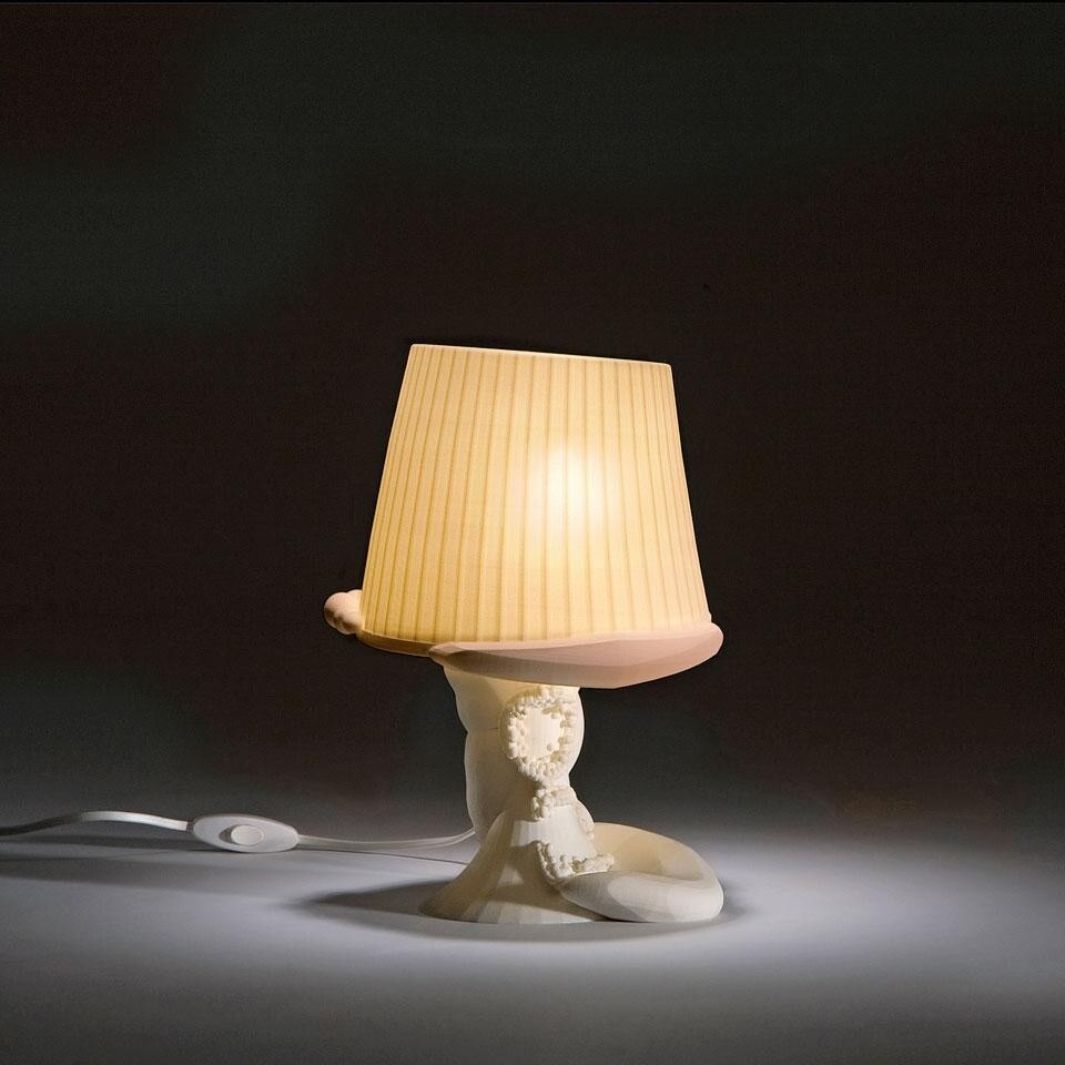 Merrick, design Daan van den Berg, una serie di oggetti ottenuta infettando i file cad di prodotti Ikea tramite un virus che provoca alterazioni casuali
Merrick, design Daan van den Berg, una serie di oggetti ottenuta infettando i file cad di prodotti Ikea tramite un virus che provoca alterazioni casuali