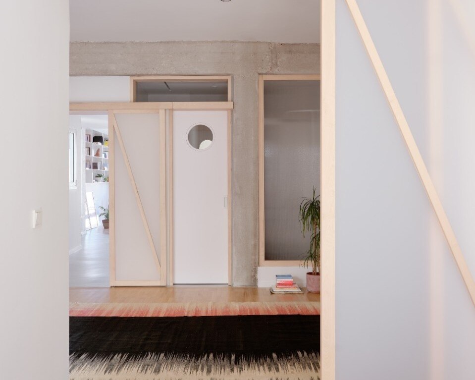 In questo appartamento ad Atene, Federica Scalise ha portato la casa giapponese nella Grecia moderna