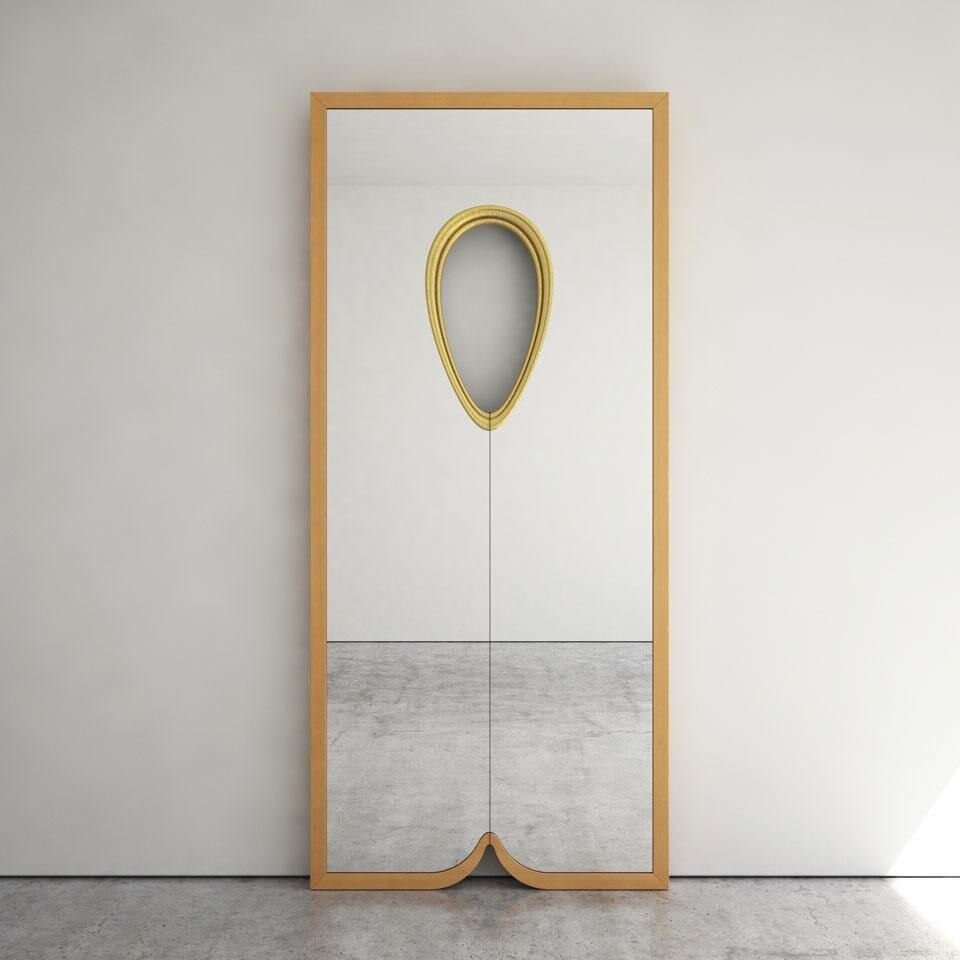 Il titolo, che rimanda alle nove vite dei gatti, rappresenta la possibilità di altre vite interiori celate e svelate dall'anima dello specchio. Il titolo, che rimanda alle nove vite dei gatti, rappresenta la possibilità di altre vite interiori celate e svelate dall'anima dello specchio.