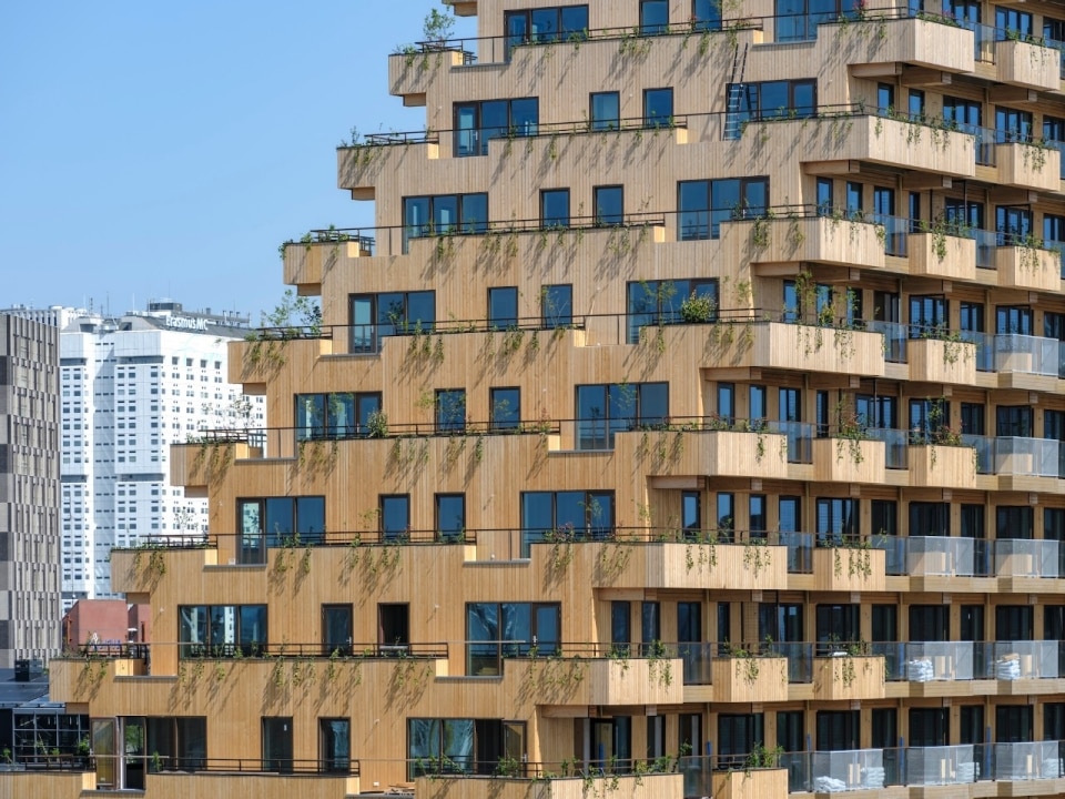 A Rotterdam è stato costruito un edificio di legno unico in Europa